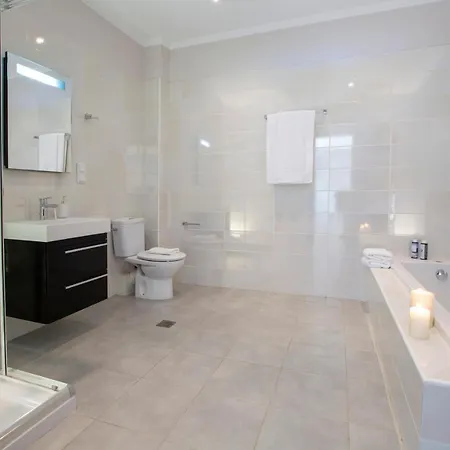 Lilaea فيلة نِكيانا