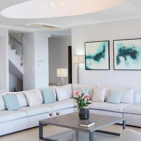 Lilaea * نِكيانا